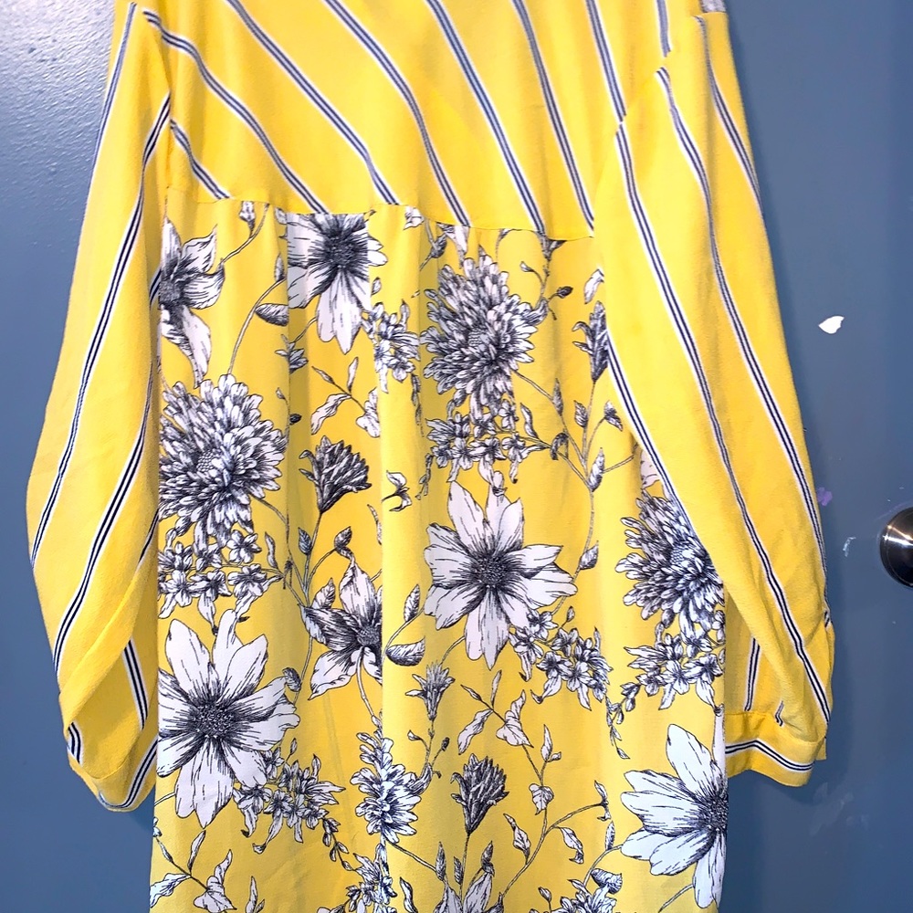 fig and flower 3x button up blouse yellow with flowers